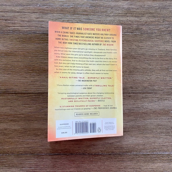 The Suspect by Fiona Barton - Picture 2 of 5